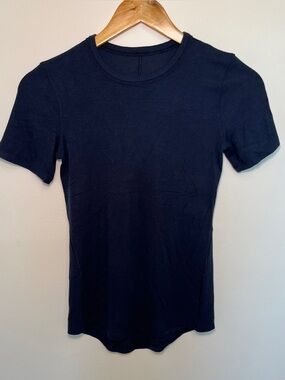 Lululemon Navy Hold Tight Fitted Ribbed Tee Size XS